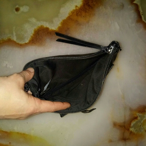 🪶Cow hide Banana Republic purse - Picture 5 of 5